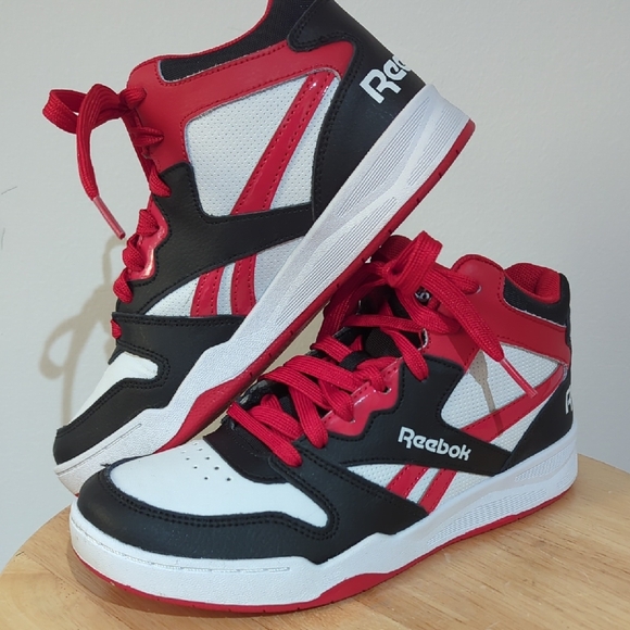 Reebok Other - Reebok Youth Basketball Sneakers BB4500